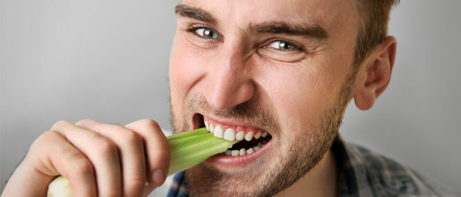 chem-polezen-selderei-dlya-mujchin