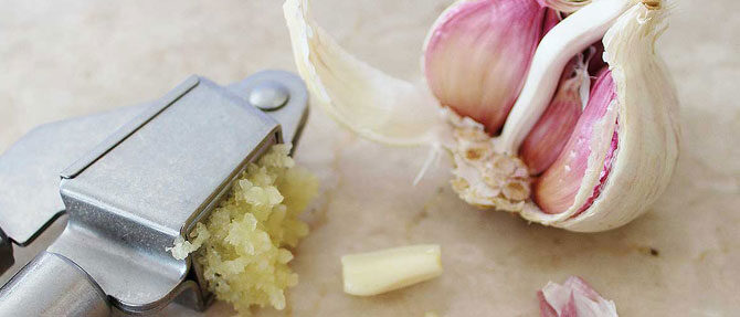 sposoby-upotrebleniya-chesnoka-v-pishu